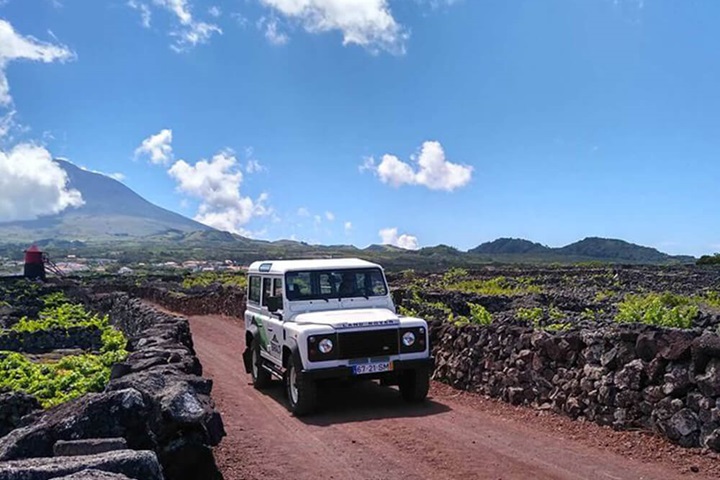 AtlantiVacations Island Jeep Tour in Pico